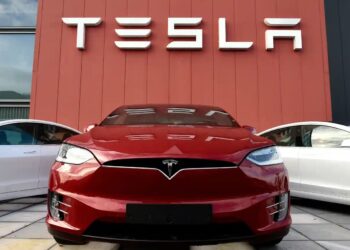 Tesla shares continue to slide with shrinking demand and logistics snags