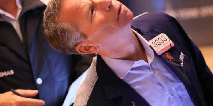 European markets advance as investors await Fed minutes