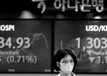 Asian stocks rise after Wall Street slides on rate hike fears