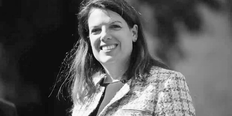 Women work two months for free, reveals TUC analysis