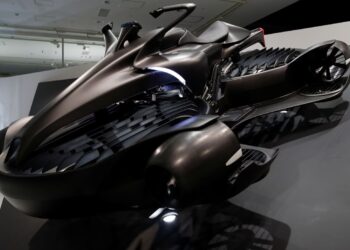 Japan startup selling $550,000 Star Wars-inspired hoverbike to list on NASDAQ