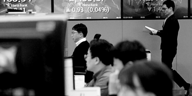 Asian stocks rise as anxiety over banks starts to fade