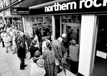 ‘The first bank crisis of the Twitter generation’: The pressure on banks is very different from 2008