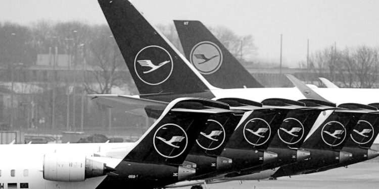 Travel disruption hits Germany on eve of transport strike