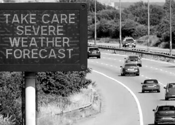 UK ‘strikingly unprepared’ for impacts of the climate crisis