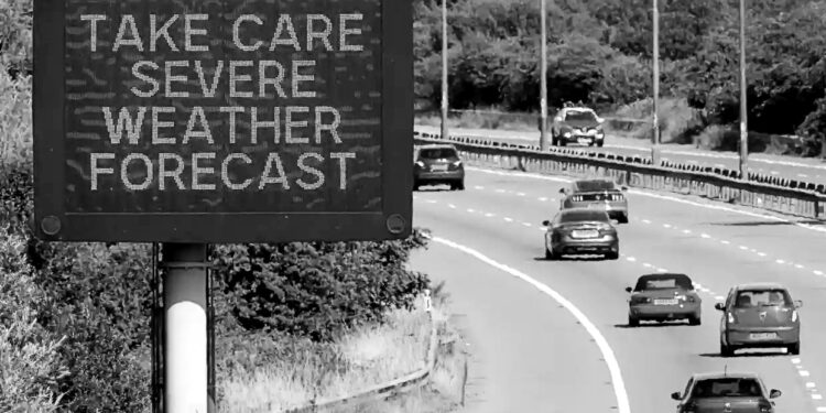 UK ‘strikingly unprepared’ for impacts of the climate crisis