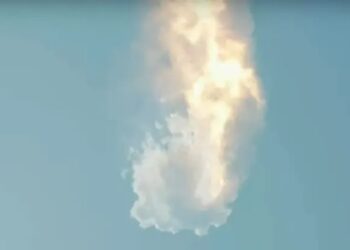 SpaceX Starship explosion spread particulate matter for miles