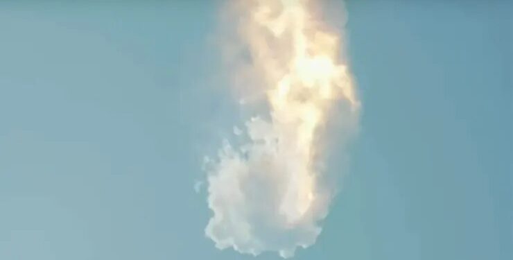 SpaceX Starship explosion spread particulate matter for miles