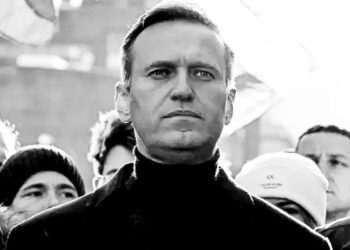 Alexei Navalny in ‘critical’ situation after possible poisoning
