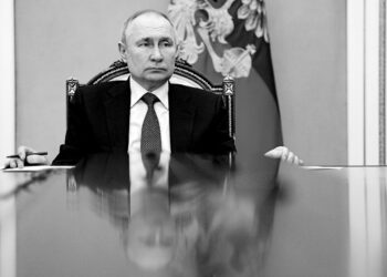 Paranoid Putin stays in the bunker because he ‘fears for his life’, says ex-security guard