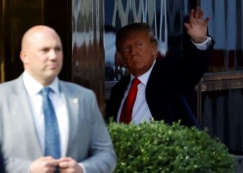 Trump arrives at Trump Tower