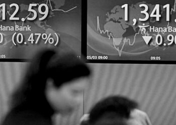 Asian markets track Wall Street decline