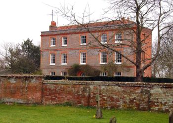 Boris Johnson buys £3.8m Oxfordshire mansion with 3-sided moat