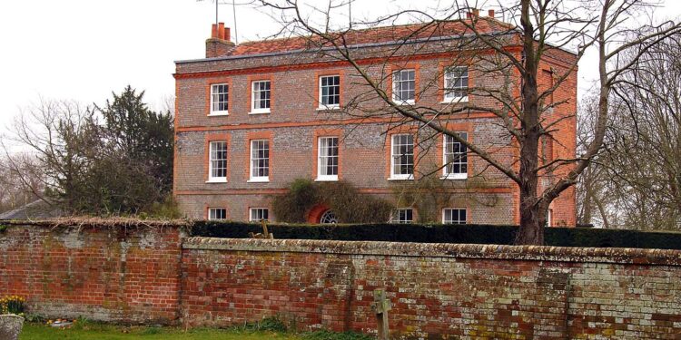 Boris Johnson buys £3.8m Oxfordshire mansion with 3-sided moat
