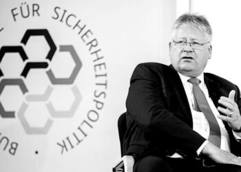 German spy chief sees no ‘cracks’ in Putin system