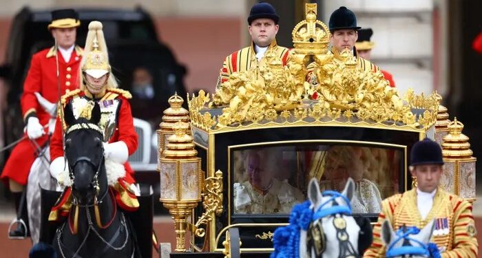King Charles’s procession begins after anti-monarchy protesters arrested