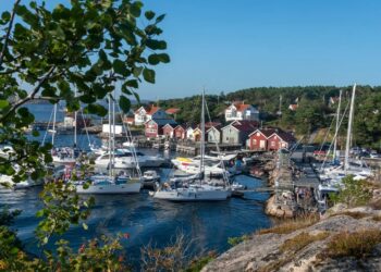 These 9 European countries guarantee workers at least 5 weeks of paid vacation per year