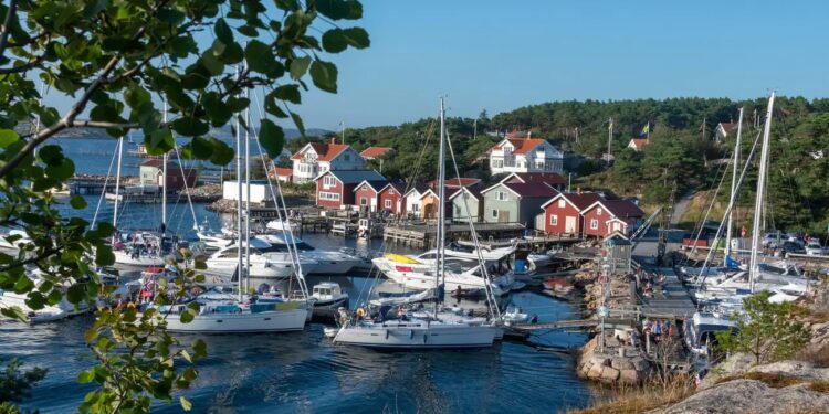 These 9 European countries guarantee workers at least 5 weeks of paid vacation per year