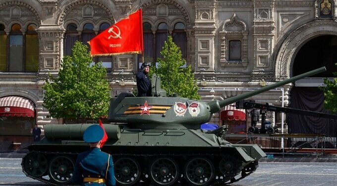 Putin mocked after single tank turns up for Russian Victory Day parade