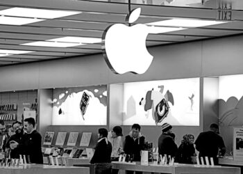 General Motors hires former Apple exec to run software unit