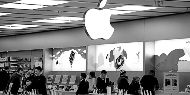 General Motors hires former Apple exec to run software unit