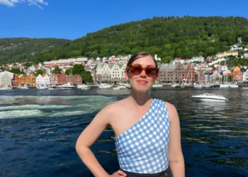 I moved from the US to Sweden after struggling with burnout. Now I have 6 weeks of paid vacation per year and rarely work overtime.