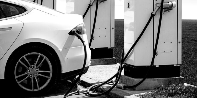 Washington state plans to mandate Tesla’s charging plug