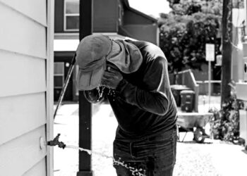 Record-setting Texas heat sends hundreds of people to emergency rooms