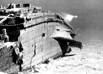 All five people on Titan are considered dead