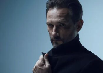 Former FBI agent shares 3 things people with high emotional intelligence always do when talking to others