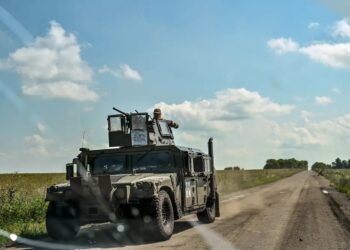 Russia fired a front-line general, and now Ukraine is seizing the moment to punch through his defences