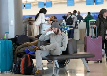 ‘Skiplagging’ to save money on plane tickets is only possible because airlines are breaking one of the basic laws of geometry