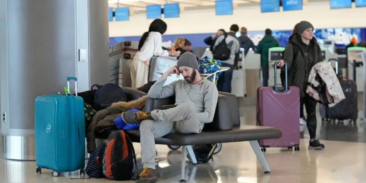 ‘Skiplagging’ to save money on plane tickets is only possible because airlines are breaking one of the basic laws of geometry