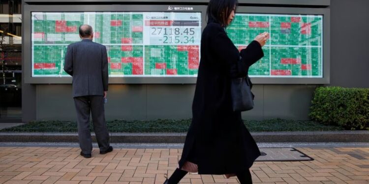 Asian shares rise as investors eye end to Fed hikes and China stimulus