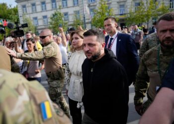 Nato refuses to offer Ukraine timeframe on joining