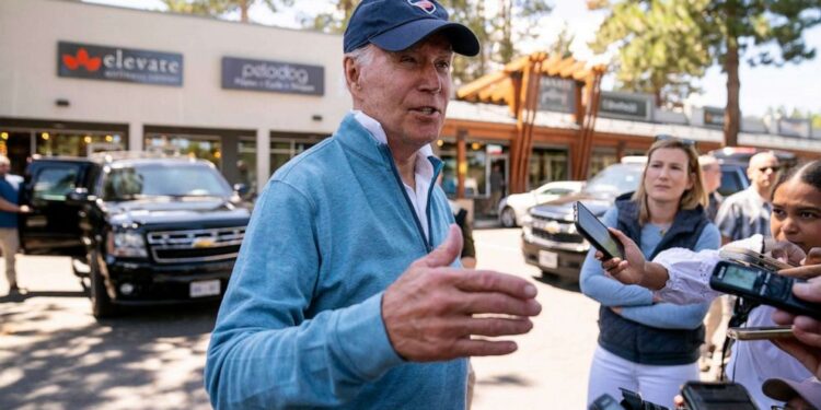 Biden reacts to Trump’s mug shot, Republican primary debate