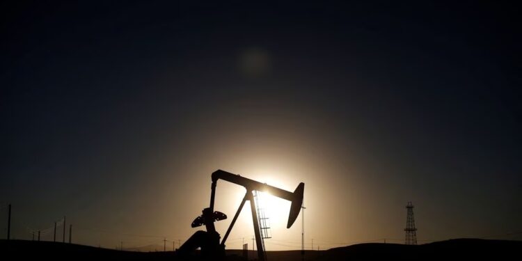 Oil ticks up as markets weigh rate hikes, China gloom