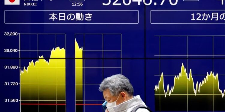 Asia stocks hover near 16-month peak