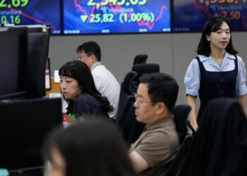 Asia shares decline as faltering Chinese economy sets off global slide