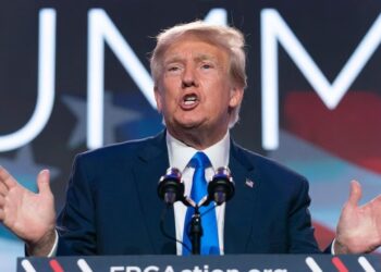 Trump plans to meet with striking autoworkers in Michigan instead of attending second GOP debate