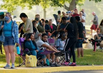 US weekly jobless claims, continuing claims at eight-month low