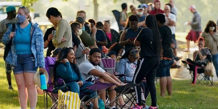 US weekly jobless claims, continuing claims at eight-month low