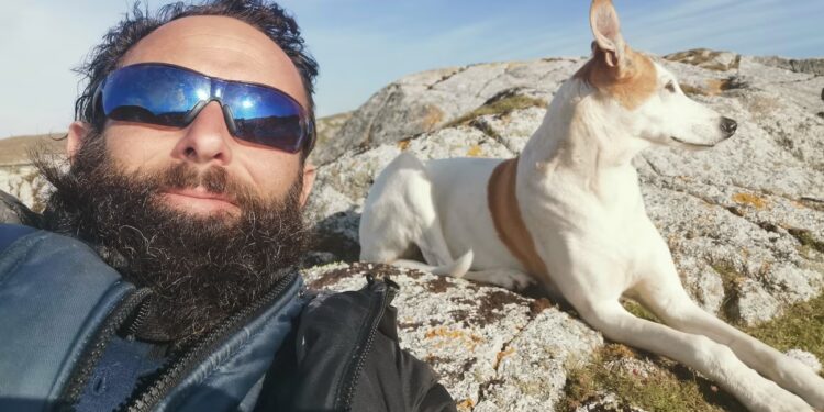 ‘It’s beautiful to be alone’: the joy and pain of life on a desert island