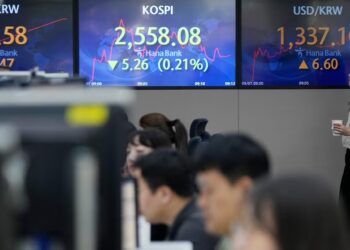 Asian shares fall as China reports weaker global demand hit its trade in August