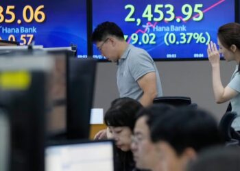 Asian shares mostly lower after Wall Street retreat deepens