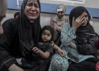 Nach Angaben des Gesundheitsministeriums von Gaza wurden bei einem Luftangriff auf ein Krankenhaus in Gaza Hunderte Menschen getötet