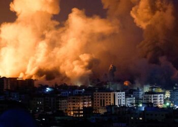 Hamas threatens to kill captives if Israel strikes civilians