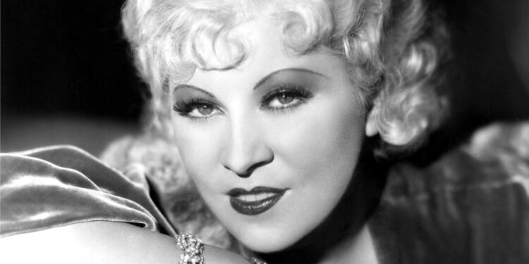 Mae West, die ikonische amerikanische Schauspielerin