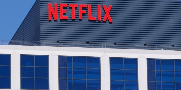 Trotz Streiks erhöht Netflix die Preise und gewinnt neue Abonnenten