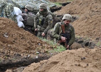 Russia executing soldiers who refuse to follow orders, White House says